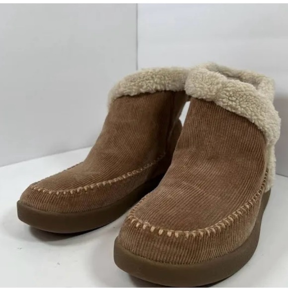 Sanuk Boots size 7.5 - Picture 1 of 5